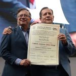 Gustavo Petro recibió credencial que lo acredita como presidente de Colombia